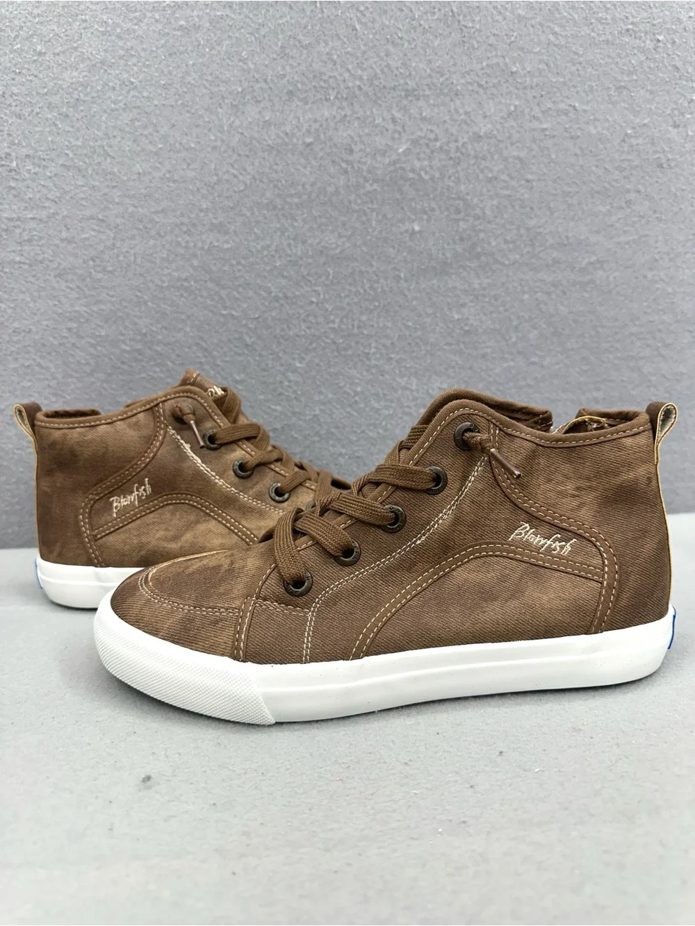 Blowfish Malibu Powell Boys Sneakers Youth Size 1 Canvas Brown High top Zip NIB